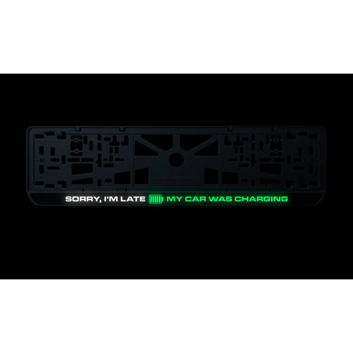 Номерна рамка SORRY, I'M LATE V2 із високоякісного ABS пластику Ledos виглядає як LCD дисплей.